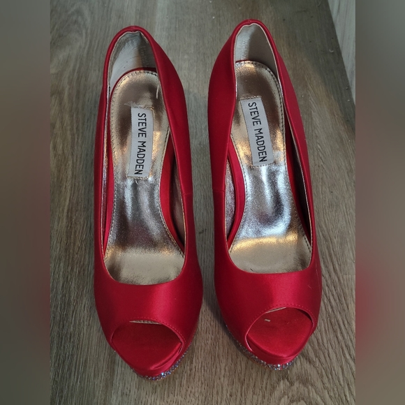 Steve Madin Pumps - Picture 3 of 4